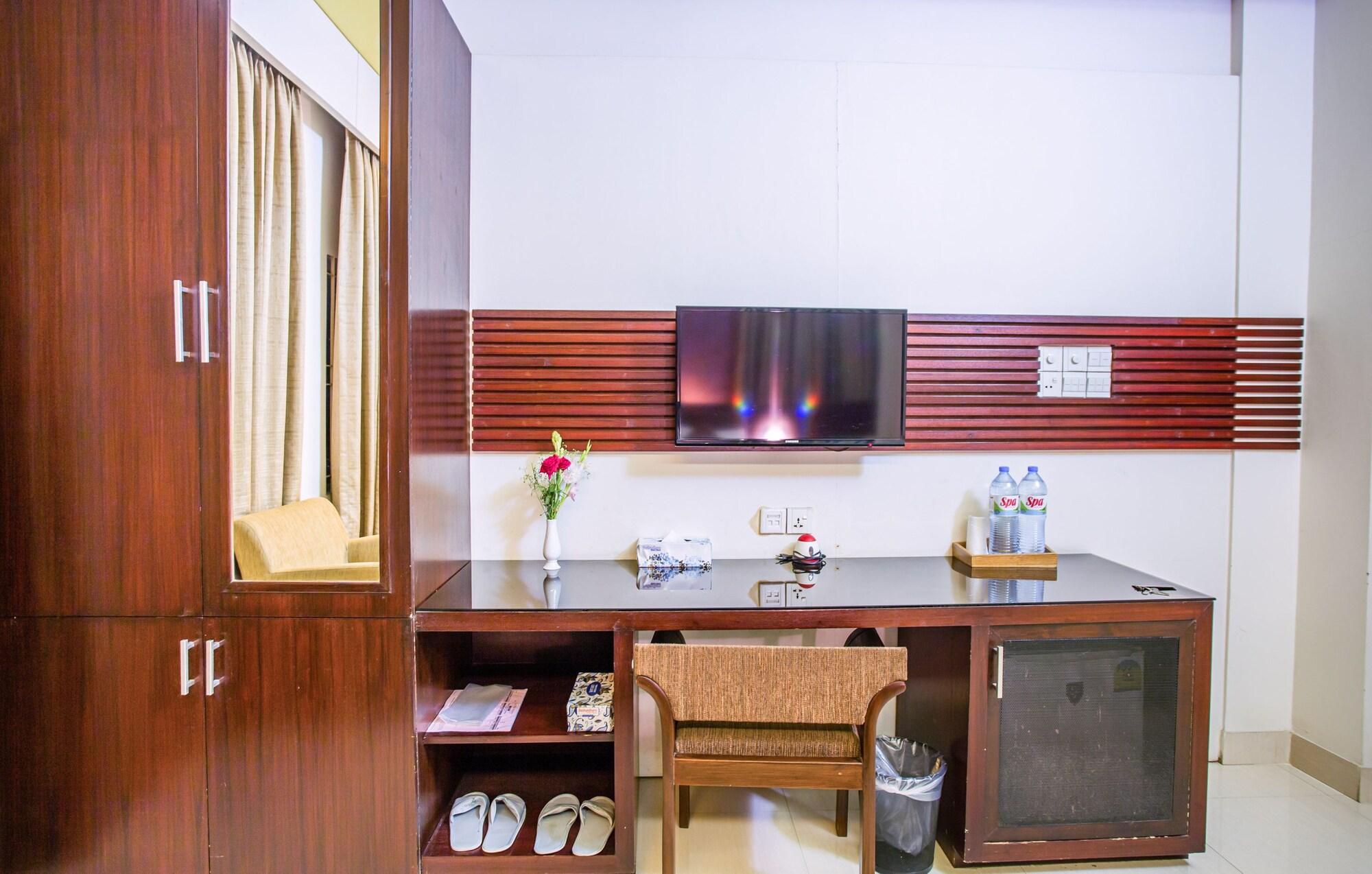 Hotel La Villa Western By Sea Pearl Beach Resort & Spa Dhaka Exterior photo