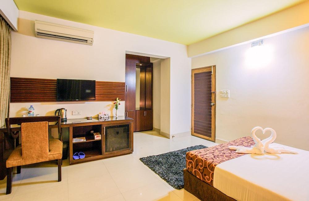 Hotel La Villa Western By Sea Pearl Beach Resort & Spa Dhaka Exterior photo