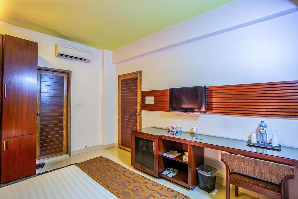 Hotel La Villa Western By Sea Pearl Beach Resort & Spa Dhaka Exterior photo