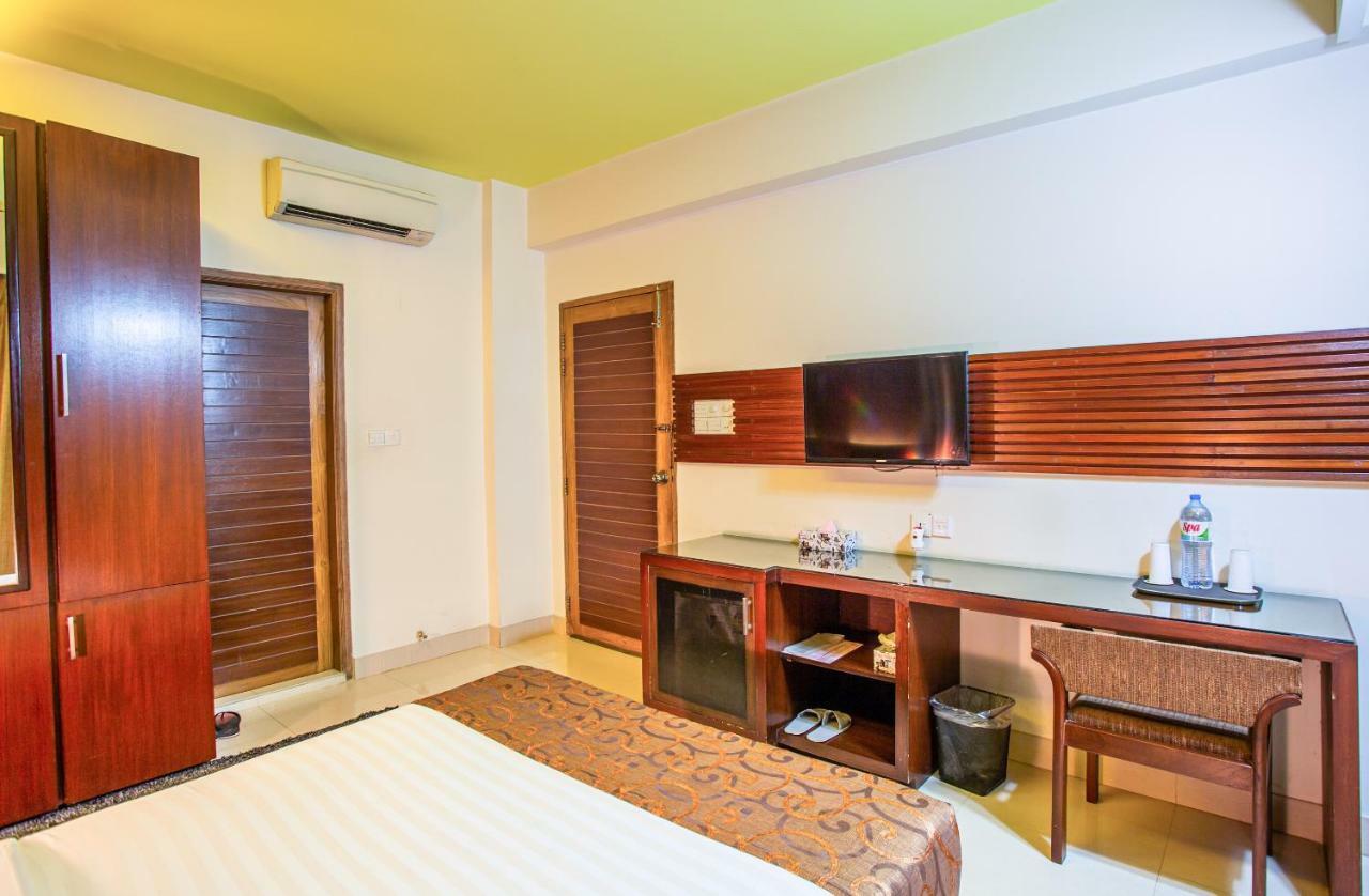 Hotel La Villa Western By Sea Pearl Beach Resort & Spa Dhaka Exterior photo